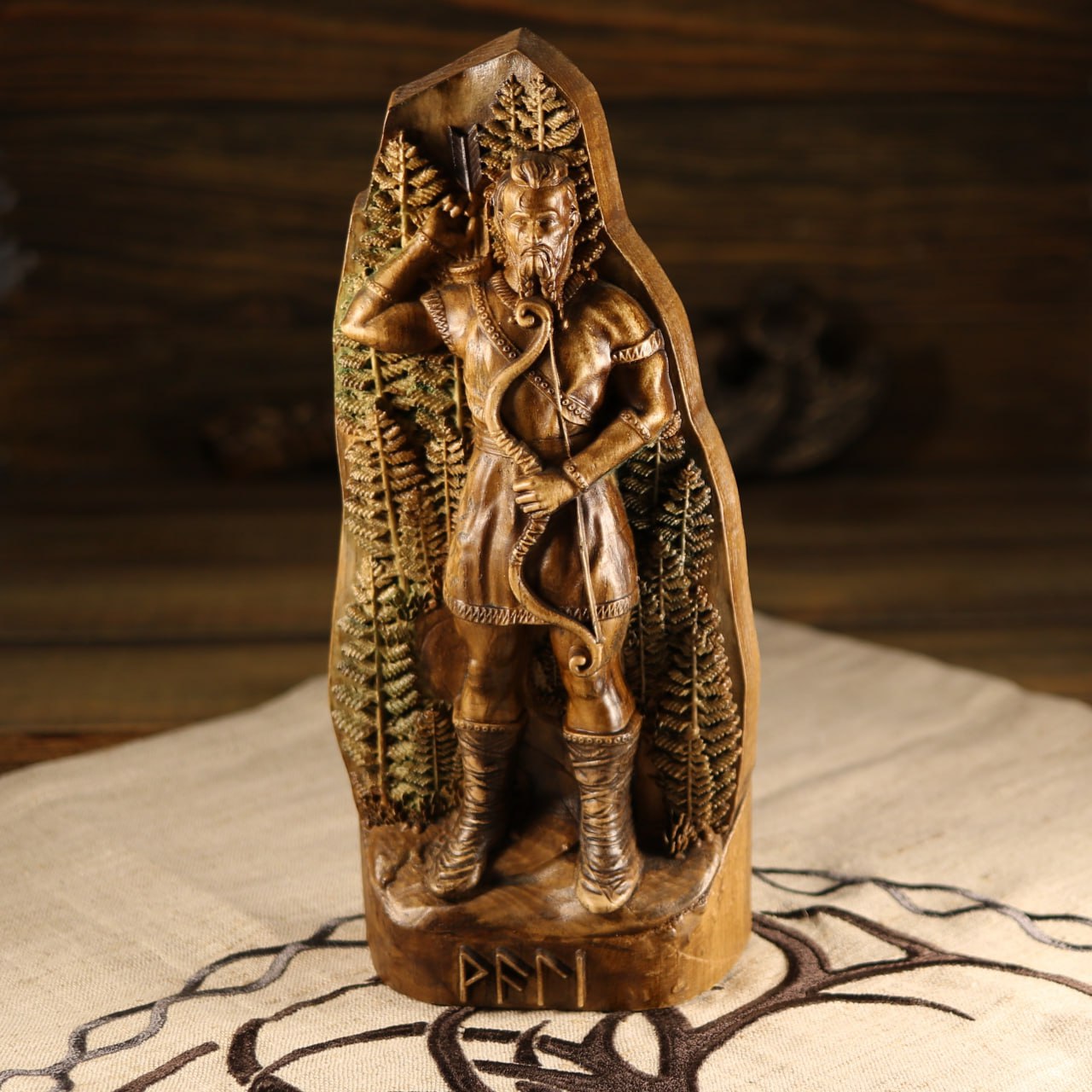 Vali, Hand-carved statue, Wooden statue