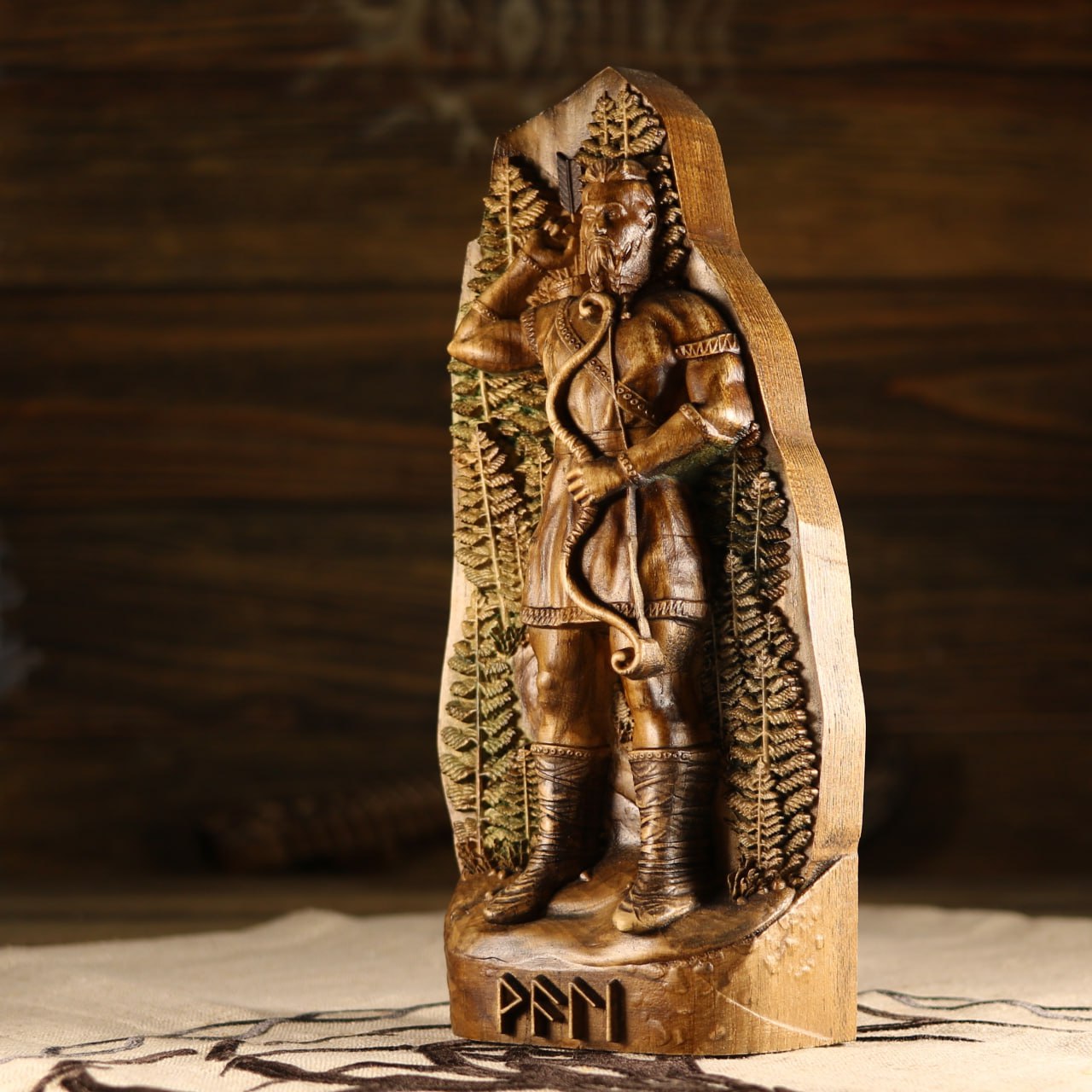 Vali, Hand-carved statue, Wooden statue