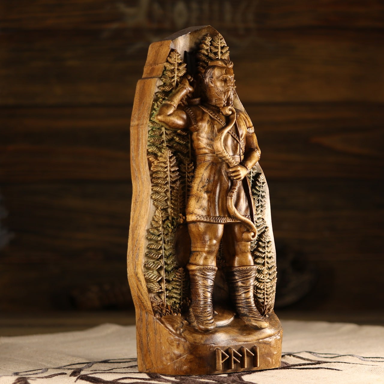 Vali, Hand-carved statue, Wooden statue