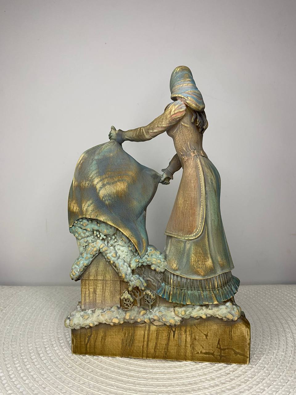 Frau Holle Wooden Statue – Hand-Carved Ash Wood Germanic Goddess of Winter & Home