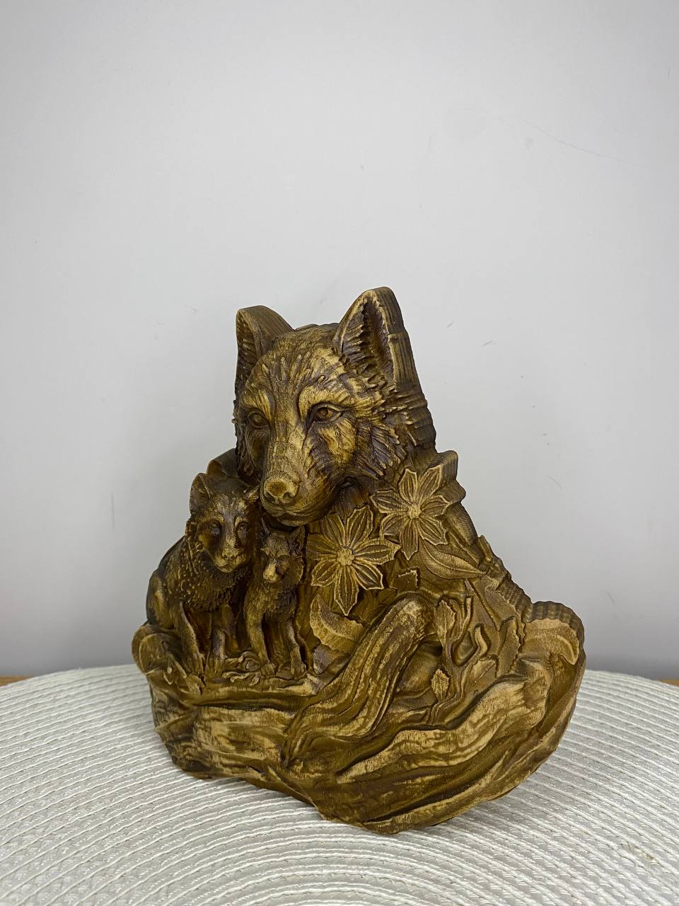 Wolf Mother & Cubs Wooden Statue – Hand Carved Family Animal Decor, Woodland Sculpture