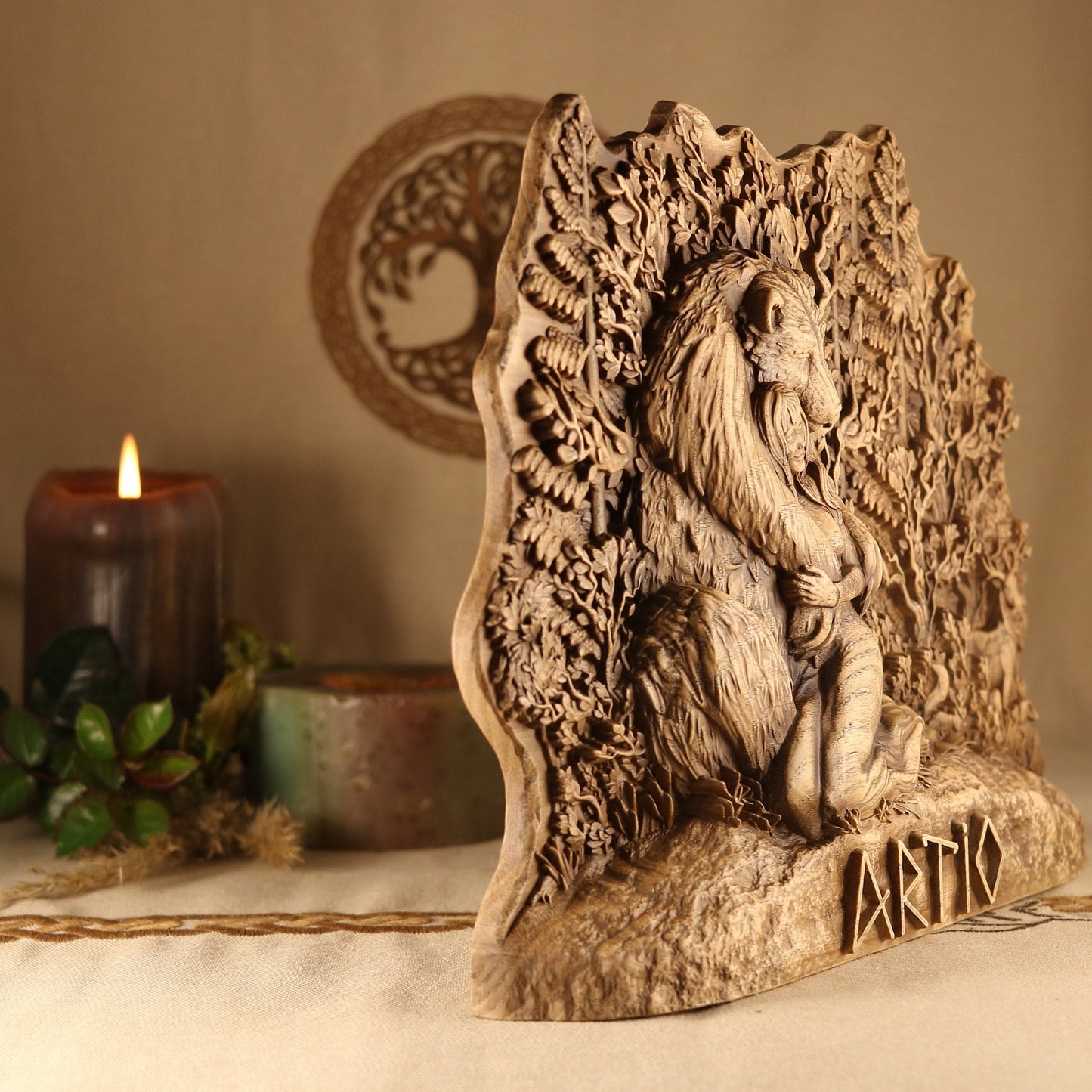 Artio, Goddess statue altar, wooden statue