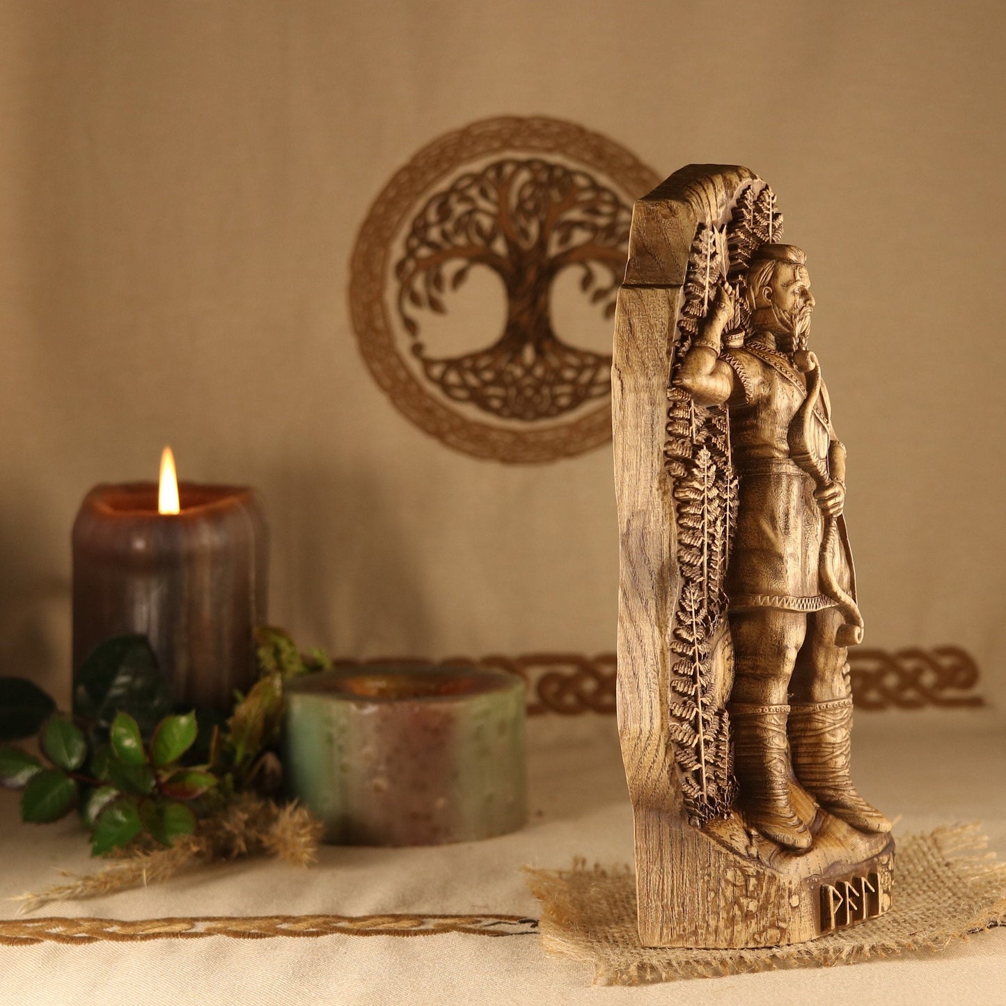 Vali, Hand-carved statue, Wooden statue