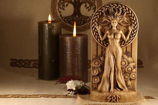 Sunna, Sol, Norse pagan, Wood carving, wooden statue