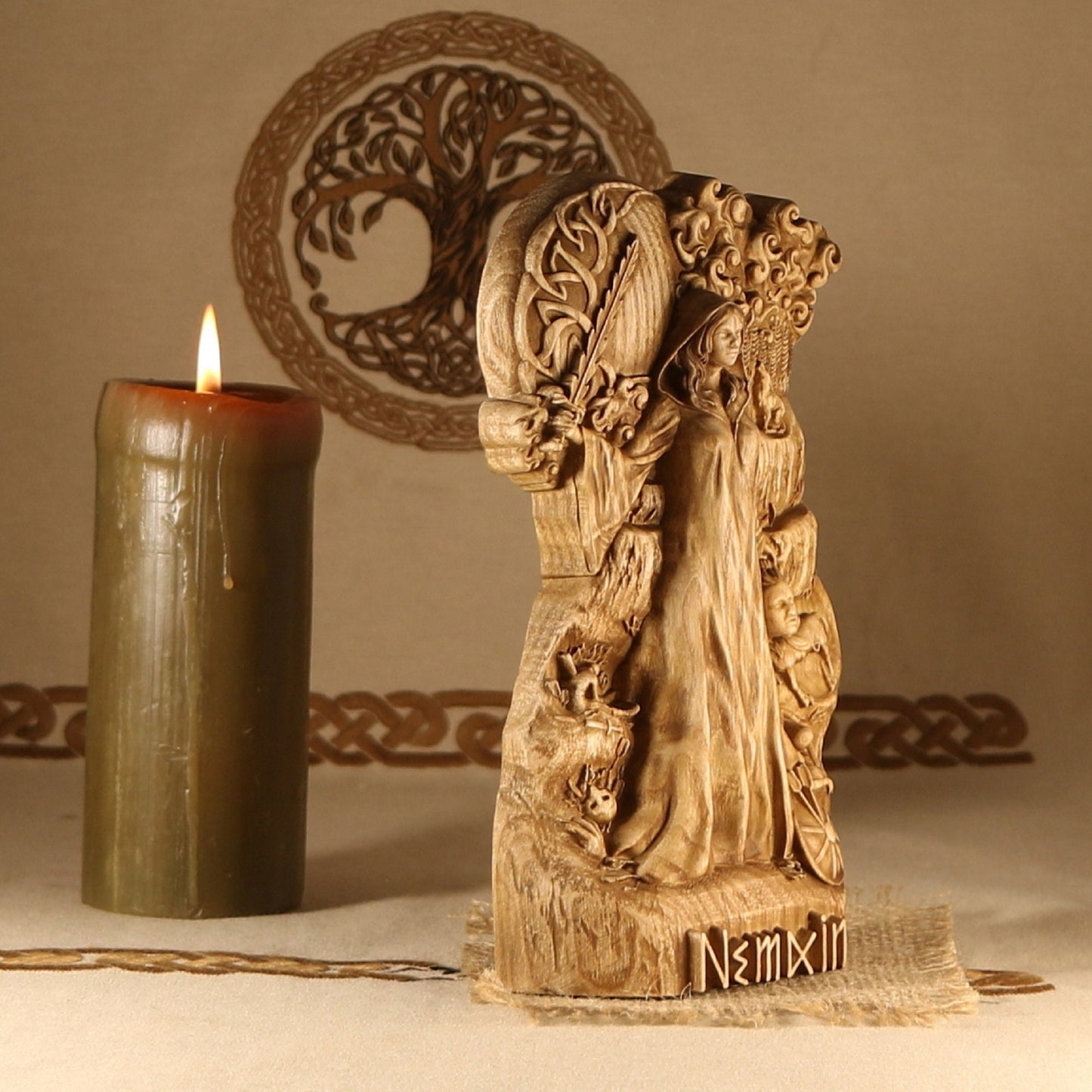 Nemain, Irish gods, Wooden statue