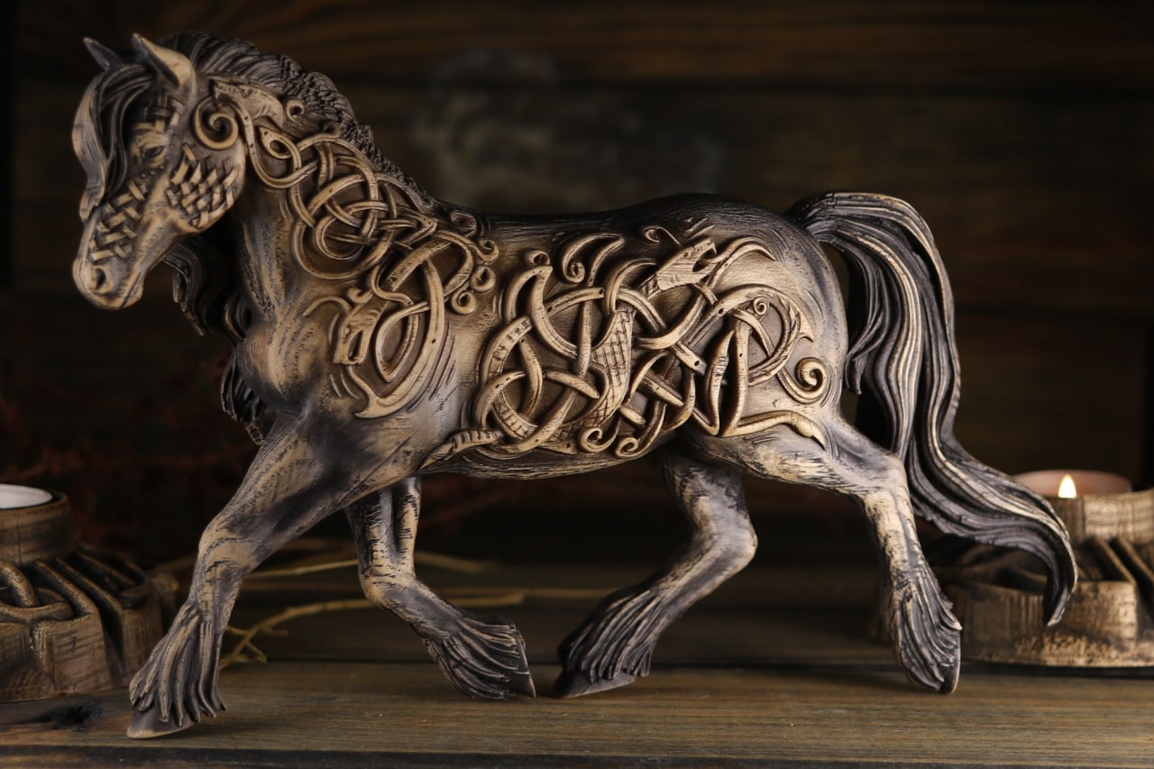 Horse, wooden statue, Viking horse