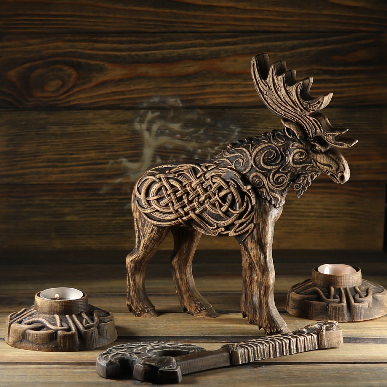 Moose Elk, King of the forests, wooden statue