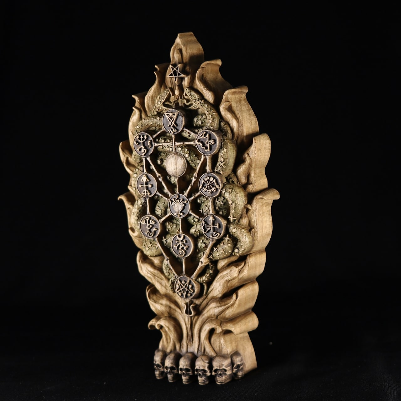 Qliphoth, The tree of knowledge, The tree of death, wooden statue