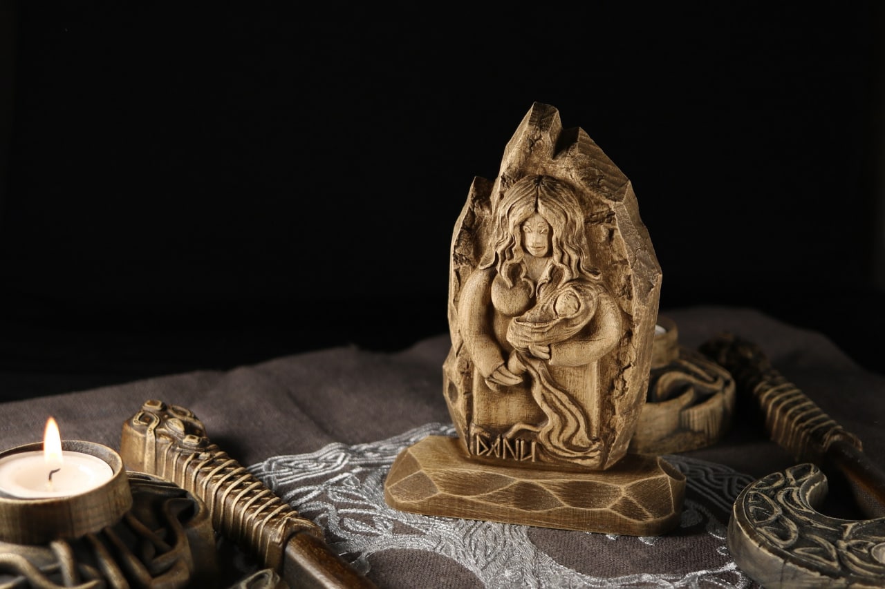 Danu statue, Goddess statue - Fertility Goddess Sculpture